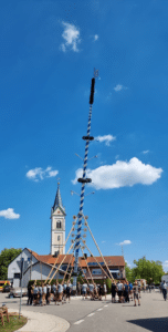 Auch in diesem Jahr wieder Maibaumwettbewerb im Landkreis